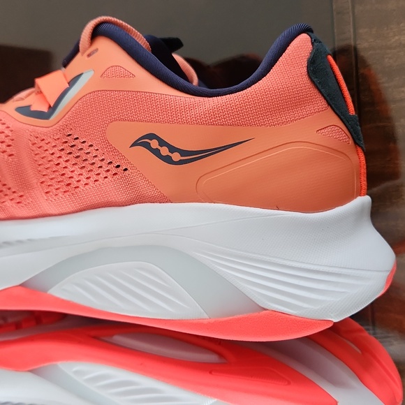 Saucony Guide 15 Sneakers. NEW in Box! Night Rose/Sunstone - Picture 8 of 15